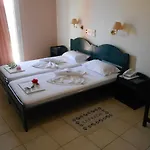 Lägenhetshotell Golden Star 4*